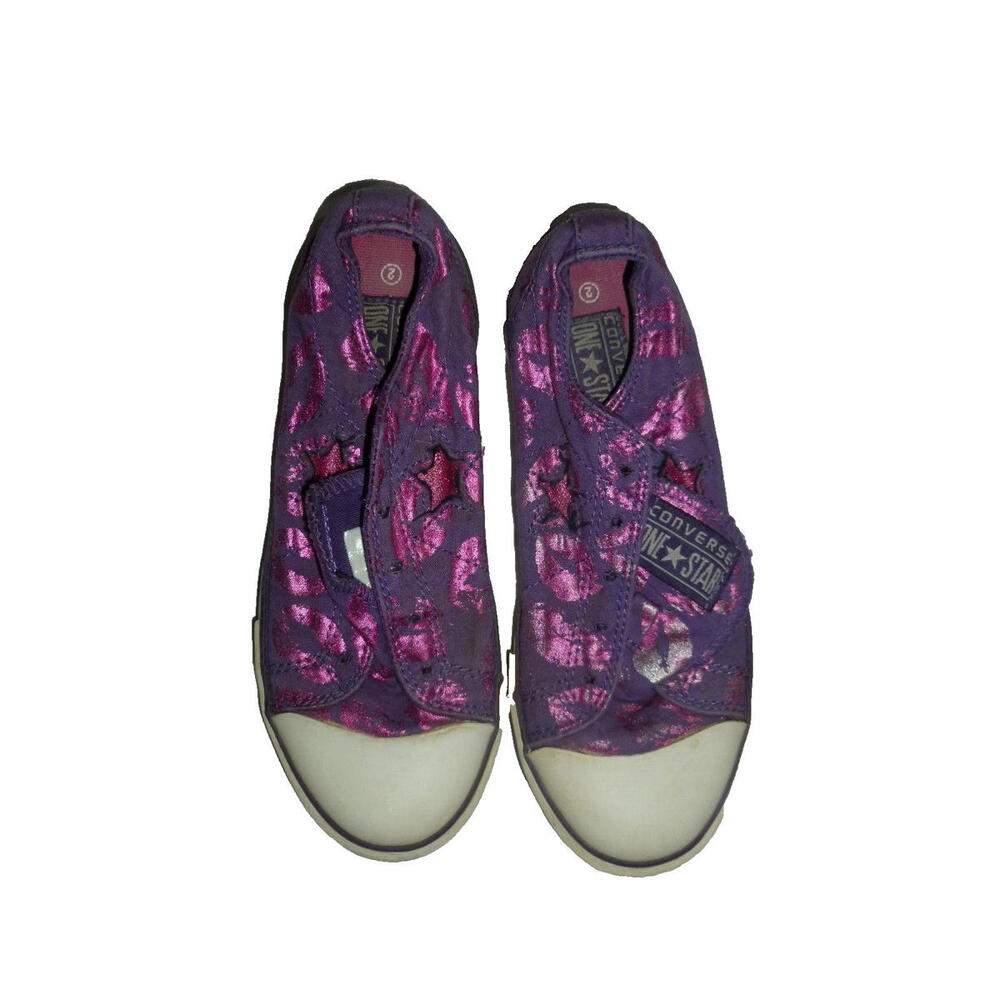 CONVERSE All Star‎ Kisses Lipstick Low-Top Canvas Sneaker sz 2 KIDS
